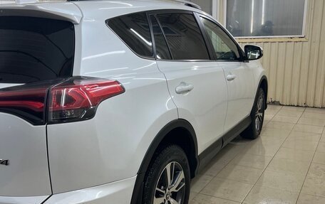 Toyota RAV4, 2019 год, 2 700 000 рублей, 4 фотография