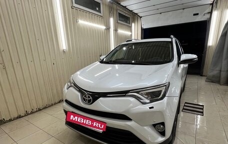 Toyota RAV4, 2019 год, 2 700 000 рублей, 6 фотография