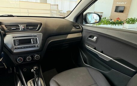 KIA Rio III рестайлинг, 2016 год, 999 000 рублей, 18 фотография
