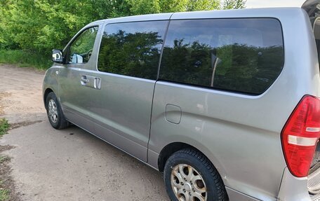 Hyundai H-1 II рестайлинг, 2012 год, 1 000 000 рублей, 9 фотография