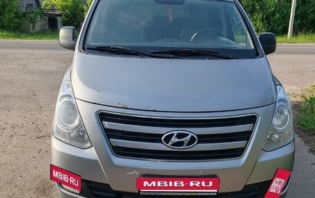 Hyundai H-1 II рестайлинг, 2012 год, 1 000 000 рублей, 2 фотография