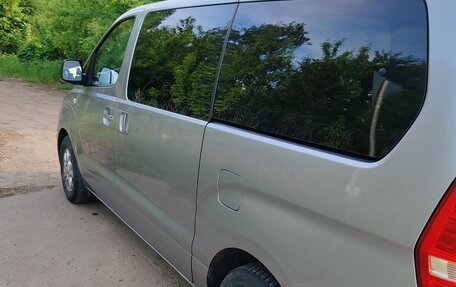 Hyundai H-1 II рестайлинг, 2012 год, 1 000 000 рублей, 10 фотография
