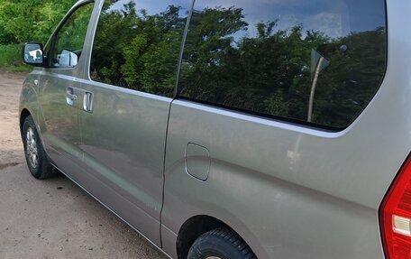 Hyundai H-1 II рестайлинг, 2012 год, 1 000 000 рублей, 12 фотография