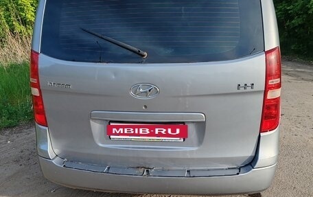 Hyundai H-1 II рестайлинг, 2012 год, 1 000 000 рублей, 11 фотография