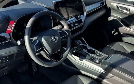 Toyota Highlander, 2025 год, 5 250 000 рублей, 10 фотография