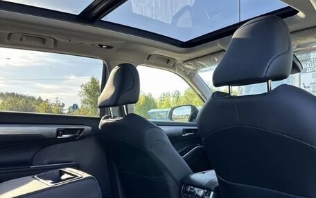Toyota Highlander, 2025 год, 5 250 000 рублей, 24 фотография