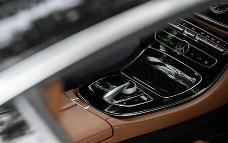 Mercedes-Benz E-Класс, 2018 год, 4 200 000 рублей, 1 фотография