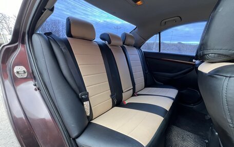 Toyota Avensis III рестайлинг, 2004 год, 580 000 рублей, 13 фотография