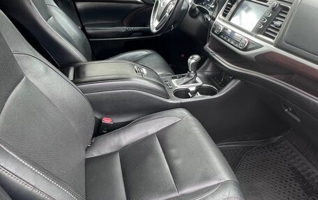 Toyota Highlander III, 2014 год, 2 900 000 рублей, 10 фотография
