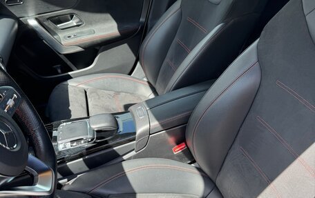 Mercedes-Benz CLA, 2019 год, 3 200 000 рублей, 10 фотография