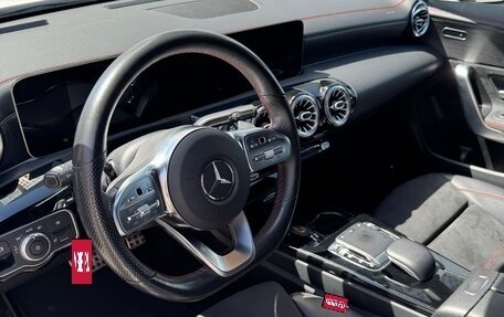 Mercedes-Benz CLA, 2019 год, 3 200 000 рублей, 11 фотография