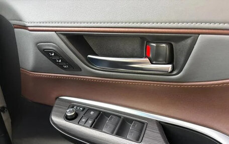 Toyota Harrier, 2022 год, 2 150 000 рублей, 17 фотография