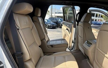 Cadillac Escalade V, 2022 год, 11 725 000 рублей, 14 фотография