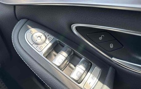 Mercedes-Benz C-Класс, 2018 год, 2 150 000 рублей, 26 фотография