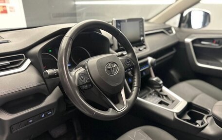 Toyota RAV4, 2021 год, 3 100 000 рублей, 9 фотография