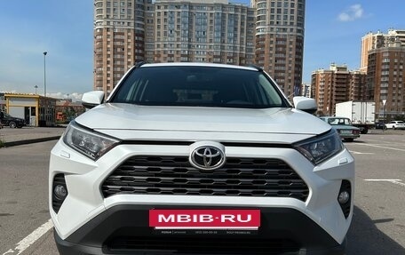 Toyota RAV4, 2021 год, 3 100 000 рублей, 2 фотография