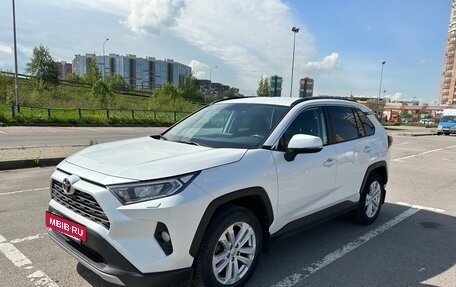Toyota RAV4, 2021 год, 3 100 000 рублей, 3 фотография