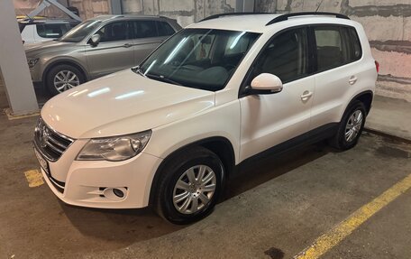 Volkswagen Tiguan I, 2010 год, 699 000 рублей, 2 фотография