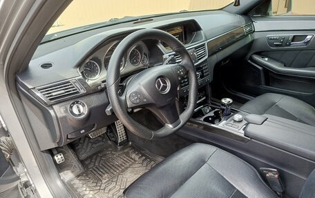 Mercedes-Benz E-Класс, 2010 год, 2 500 000 рублей, 8 фотография