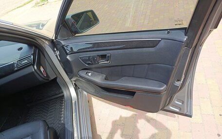 Mercedes-Benz E-Класс, 2010 год, 2 500 000 рублей, 16 фотография