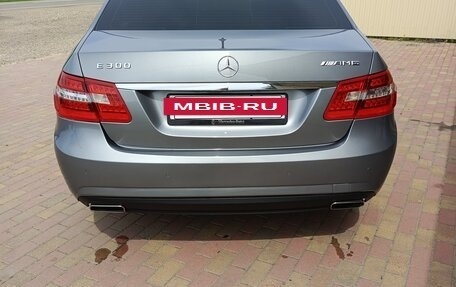 Mercedes-Benz E-Класс, 2010 год, 2 500 000 рублей, 3 фотография