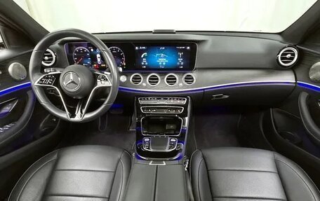 Mercedes-Benz E-Класс, 2022 год, 3 233 000 рублей, 5 фотография