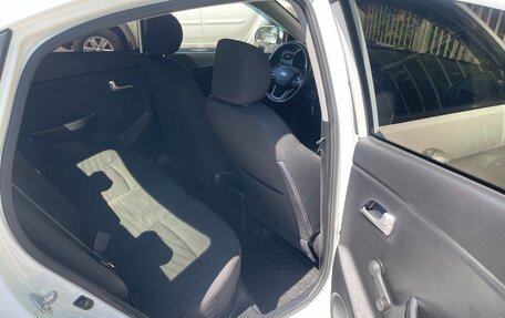 KIA Rio III рестайлинг, 2013 год, 675 000 рублей, 18 фотография