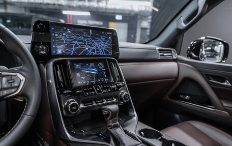 Lexus LX, 2024 год, 14 850 000 рублей, 12 фотография