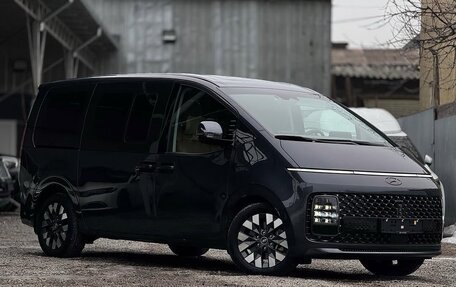 Hyundai Staria, 2022 год, 3 820 000 рублей, 2 фотография