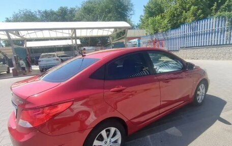 Hyundai Solaris II рестайлинг, 2013 год, 700 000 рублей, 9 фотография