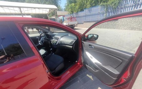 Hyundai Solaris II рестайлинг, 2013 год, 700 000 рублей, 11 фотография