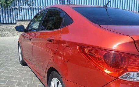 Hyundai Solaris II рестайлинг, 2013 год, 700 000 рублей, 24 фотография