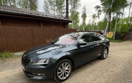Skoda Superb III рестайлинг, 2018 год, 2 250 000 рублей, 3 фотография