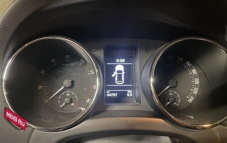 Skoda Yeti I рестайлинг, 2013 год, 1 800 000 рублей, 8 фотография