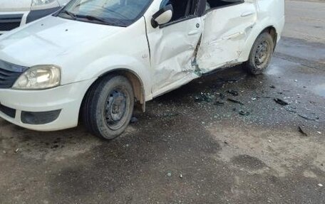 Renault Logan I, 2013 год, 230 000 рублей, 2 фотография
