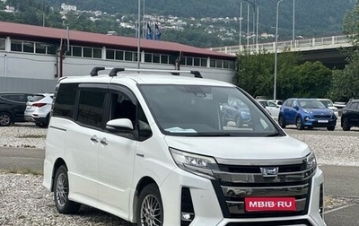Toyota Noah III, 2019 год, 2 250 000 рублей, 1 фотография