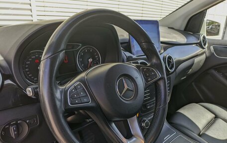 Mercedes-Benz B-Класс, 2017 год, 1 600 000 рублей, 17 фотография
