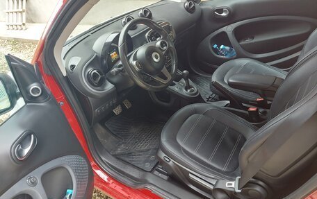 Smart Fortwo III, 2016 год, 2 000 000 рублей, 33 фотография