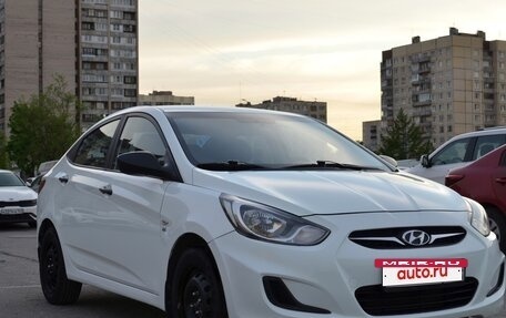 Hyundai Solaris II рестайлинг, 2011 год, 849 990 рублей, 2 фотография