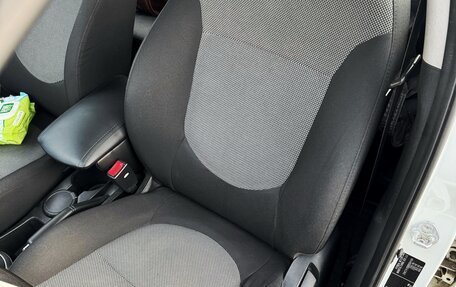Hyundai Solaris II рестайлинг, 2011 год, 849 990 рублей, 13 фотография