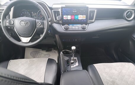 Toyota RAV4, 2016 год, 2 330 000 рублей, 4 фотография