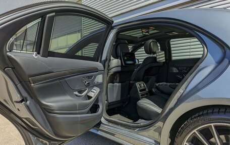Mercedes-Benz S-Класс, 2017 год, 4 500 000 рублей, 26 фотография