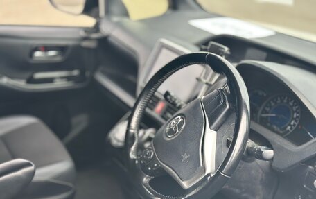 Toyota Noah III, 2019 год, 2 250 000 рублей, 4 фотография