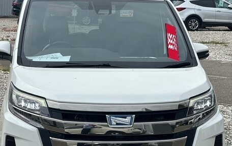 Toyota Noah III, 2019 год, 2 250 000 рублей, 2 фотография