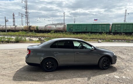 Volkswagen Jetta VI, 2008 год, 730 000 рублей, 4 фотография