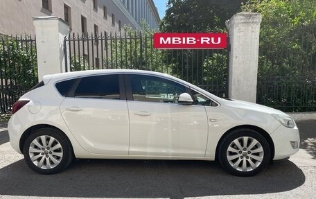 Opel Astra J, 2011 год, 989 000 рублей, 3 фотография