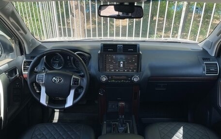 Toyota Land Cruiser Prado 150 рестайлинг 2, 2016 год, 4 280 000 рублей, 21 фотография