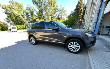 Volkswagen Touareg III, 2011 год, 1 900 000 рублей, 3 фотография