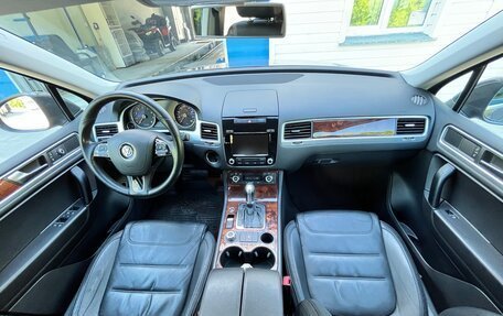 Volkswagen Touareg III, 2011 год, 1 900 000 рублей, 12 фотография
