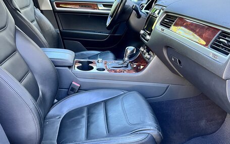 Volkswagen Touareg III, 2011 год, 1 900 000 рублей, 11 фотография